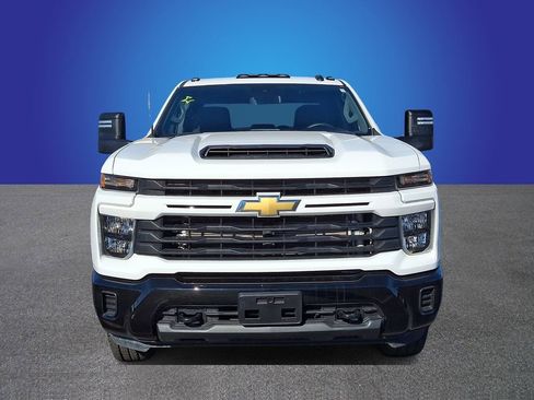 Used 2024 Chevrolet Silverado 2500 Custom w/ Custom Value Package image 2