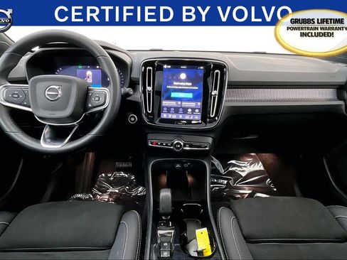 Certified 2025 Volvo XC40 B5 Plus image 21