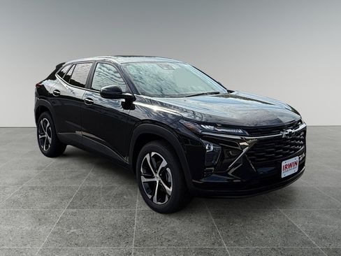 New 2026 Chevrolet Trax RS w/ Sunroof Package FWD image 7