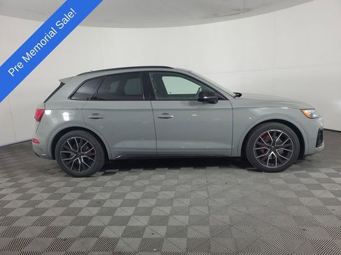 Used 2021 Audi SQ5 Premium Plus w/ Premium Plus Package AWD/4WD image 3