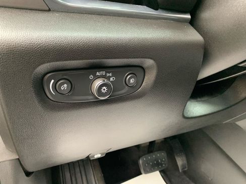 Used 2020 Chevrolet Traverse LT w/ LT Premium Package AWD/4WD image 12