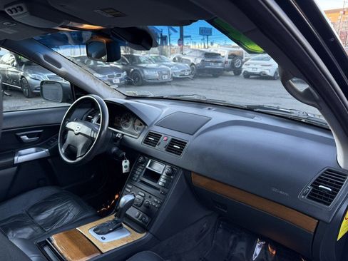 Used 2004 Volvo XC90 2.5T image 24