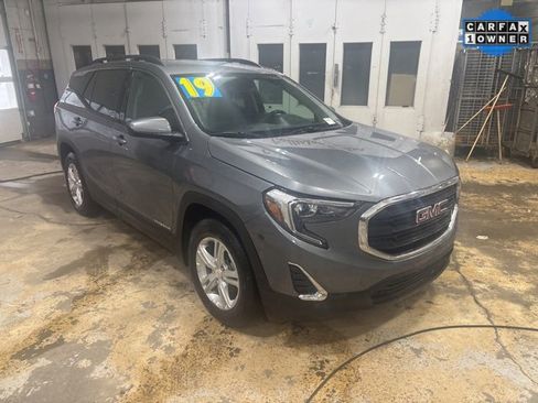 Used 2019 GMC Terrain SLE w/ Driver Convenience Package image 1