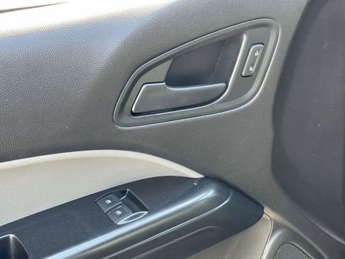 Used 2018 Chevrolet Colorado 2WD Extended Cab image 18