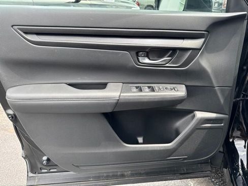 Used 2025 Honda CR-V EX image 8