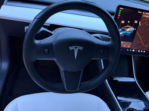 Used 2020 Tesla Model 3 Performance AWD/4WD image 13