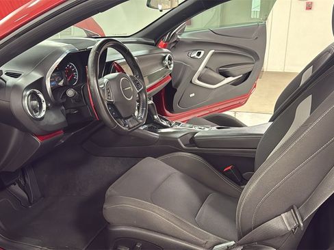 Used 2019 Chevrolet Camaro LT w/ RS Package image 13