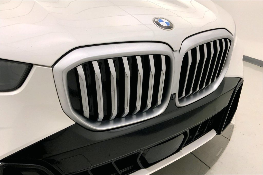 Certified 2024 BMW X5 xDrive40i w/ M Sport Package AWD/4WD image 29