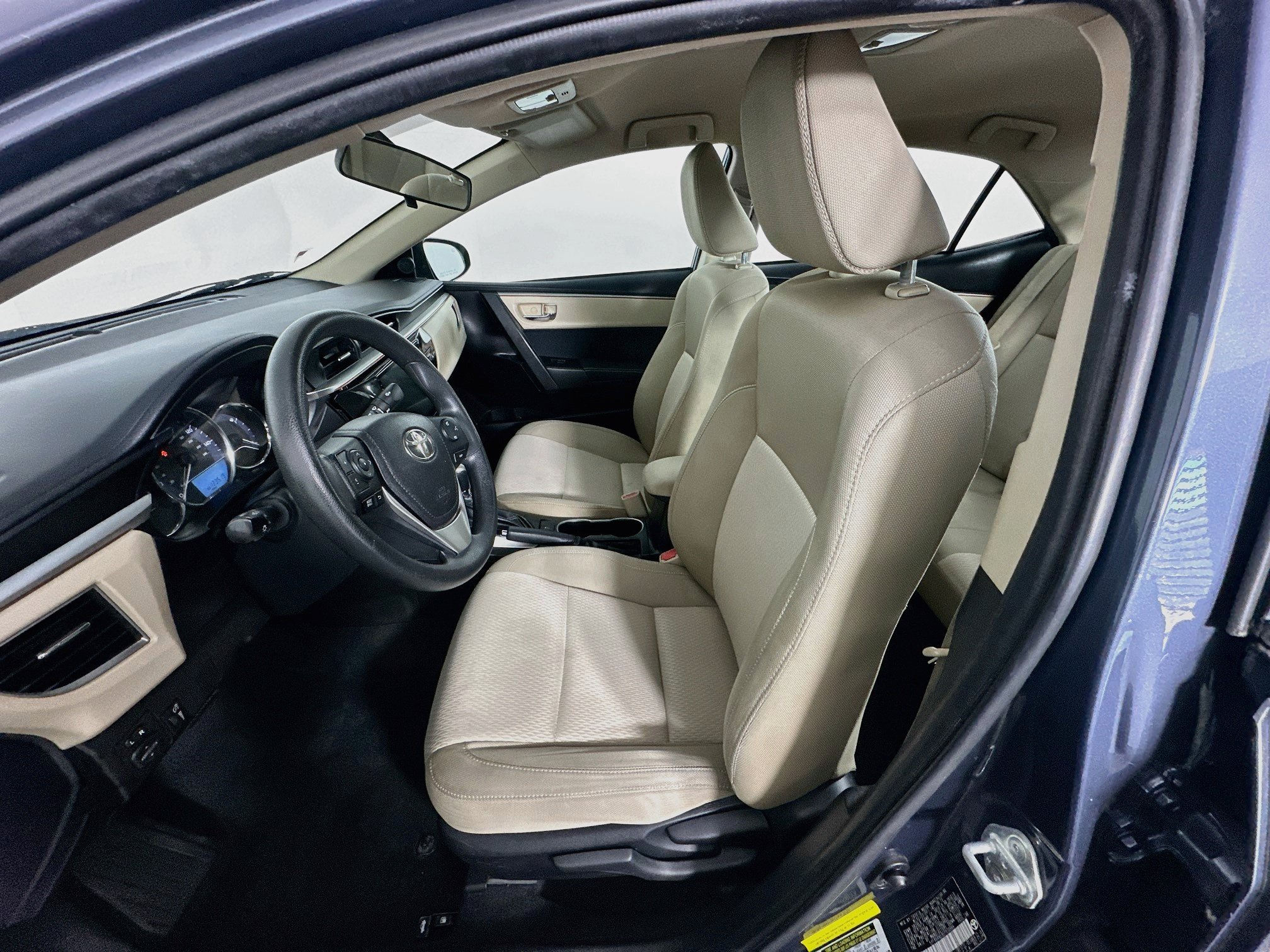Used 2014 Toyota Corolla LE FWD image 13