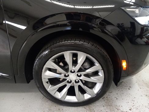 Used 2021 Buick Envision Avenir w/ Technology Package II AWD/4WD image 3