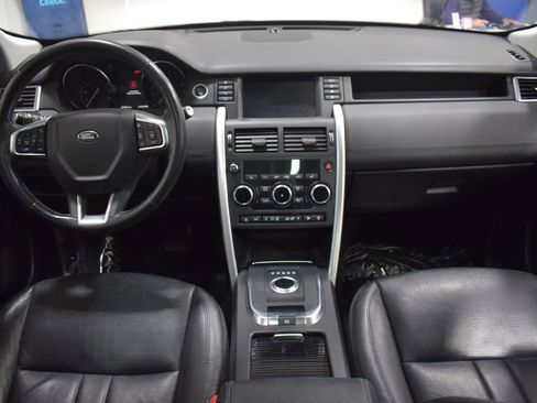 Used 2018 Land Rover Discovery Sport HSE image 11