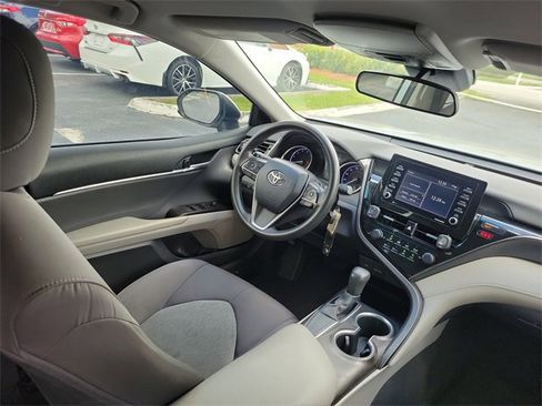 Used 2021 Toyota Camry LE image 8