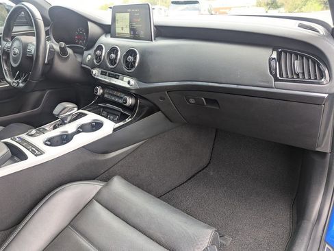 Used 2020 Kia Stinger GT2 image 10