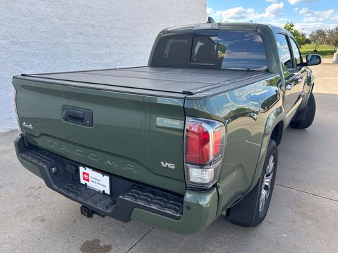 Used 2021 Toyota Tacoma Limited AWD/4WD image 6