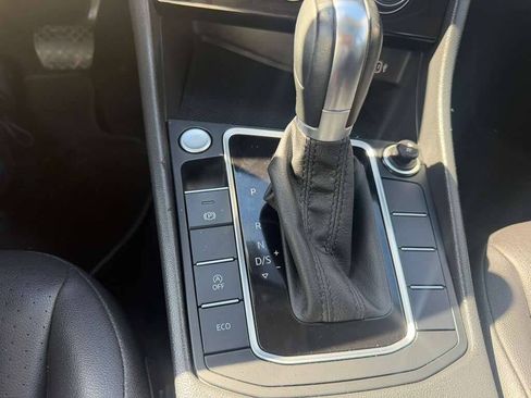 Used 2019 Volkswagen Jetta SE w/ Cold Weather Package image 15