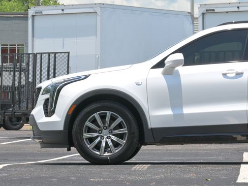 Used 2019 Cadillac XT4 Sport w/ Cold Weather Package FWD image 5