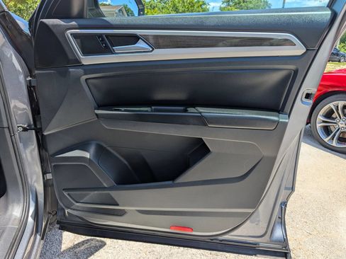 Used 2018 Volkswagen Atlas SE FWD image 37
