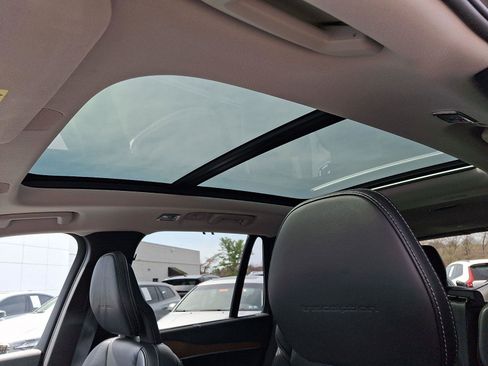 Used 2017 Volvo XC90 T6 Inscription w/ Vision Package image 16