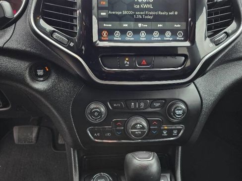 Used 2019 Jeep Cherokee Limited AWD/4WD image 12