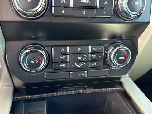 Used 2021 Ford F250 Lariat w/ FX4 Off-Road Package image 25