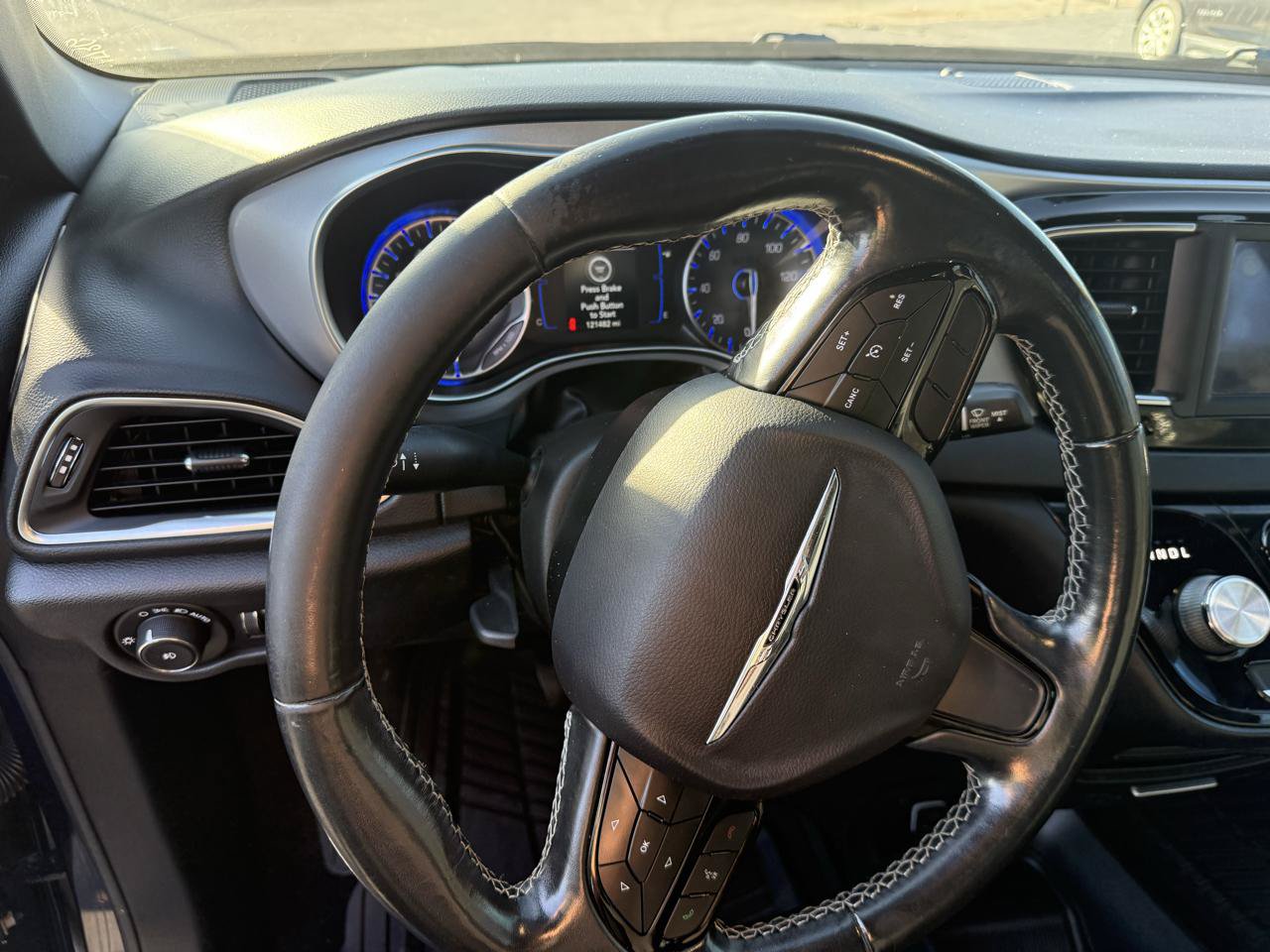 Used 2019 Chrysler Pacifica Touring Plus w/ S Appearance Package FWD image 13