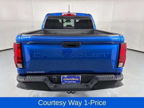 Used 2024 Chevrolet Colorado Trail Boss w/ Technology Package AWD/4WD image 9