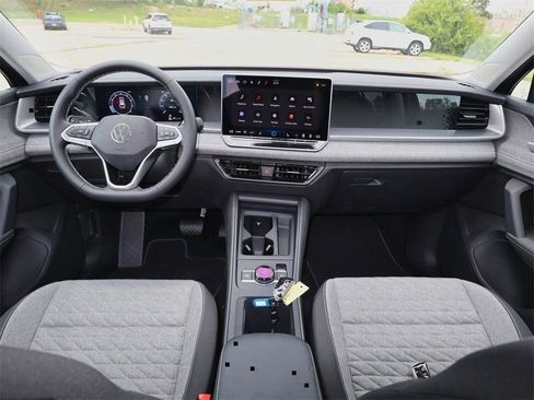 New 2025 Volkswagen Tiguan S image 15