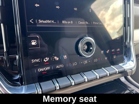 Used 2025 GMC Yukon Denali w/ Denali Reserve Package image 36