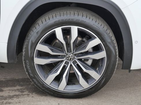 Used 2023 Volkswagen Atlas Cross Sport SEL Premium R-Line AWD/4WD image 15