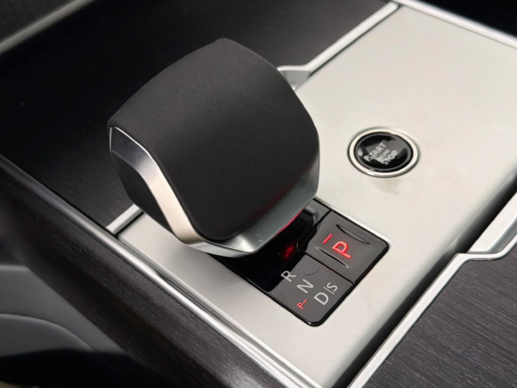 New 2026 Land Rover Range Rover SE AWD/4WD image 17