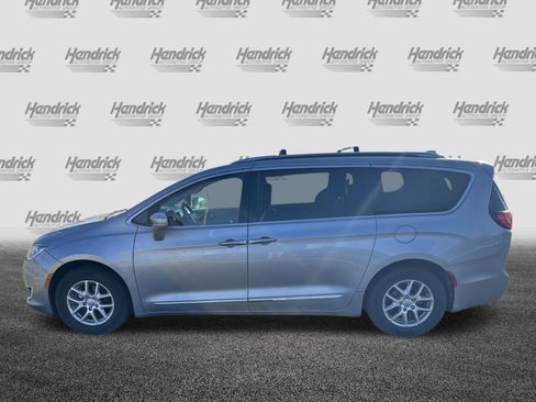 Used 2020 Chrysler Pacifica Touring-L image 7