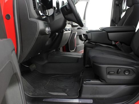 Used 2025 GMC Sierra 1500 SLE AWD/4WD image 15