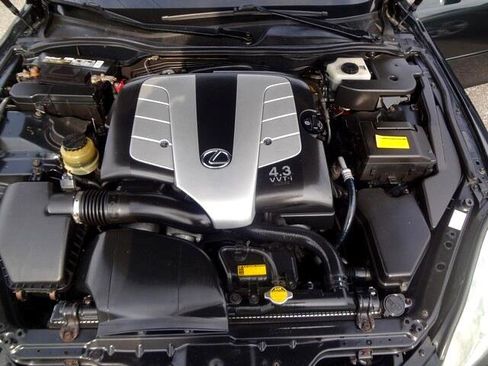 Used 2004 Lexus SC 430 Convertible image 32