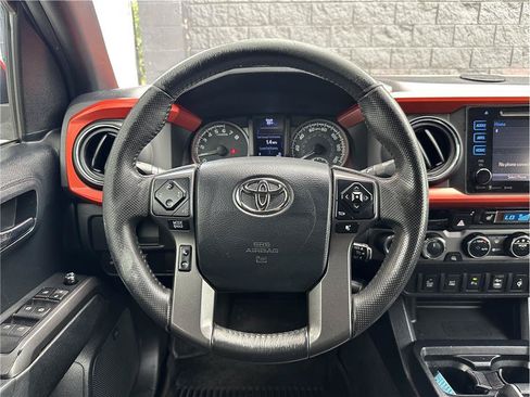 Used 2016 Toyota Tacoma TRD Off-Road AWD/4WD image 19