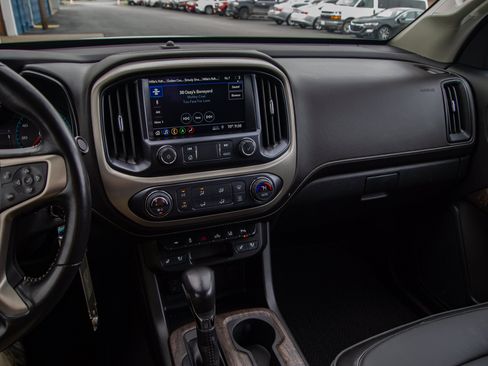 Used 2022 GMC Canyon Denali AWD/4WD image 16