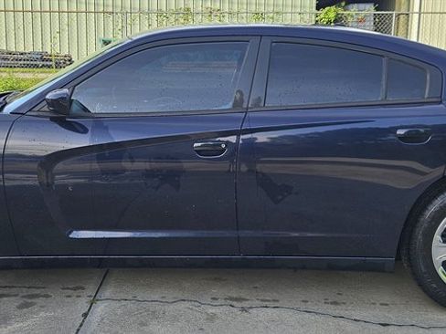 Used 2012 Dodge Charger SE w/ Sport Appearance Group image 2