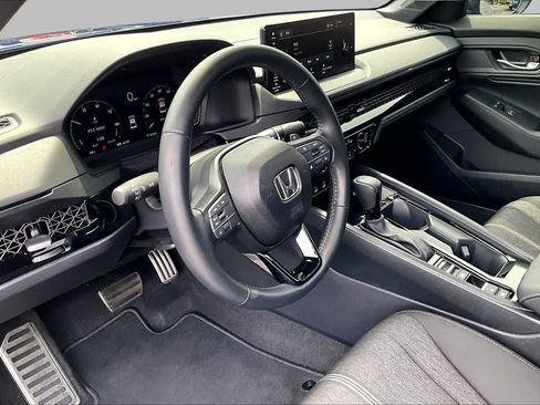 Used 2025 Honda Accord Sport image 28