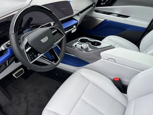 New 2026 Cadillac Optiq Sport 1 w/ LPO, Floor Liner Package AWD/4WD image 10