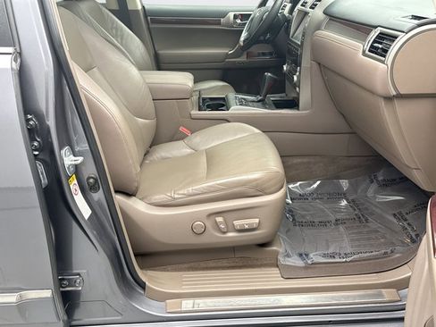 Used 2016 Lexus GX 460 w/ Premium Package AWD/4WD image 17