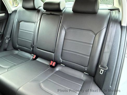 Used 2020 Volkswagen Passat 2.0T SE image 13