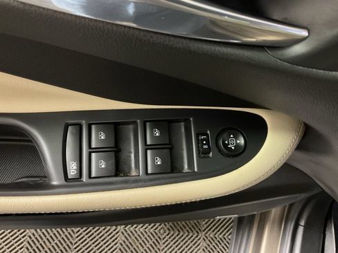 Used 2019 Buick Envision Premium AWD/4WD image 21