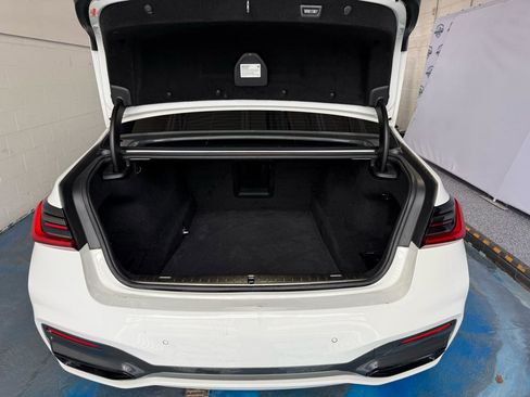 Used 2021 BMW 750i xDrive w/ Luxury Rear Seating Package image 34