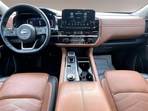 Used 2024 Nissan Pathfinder Platinum w/ Cargo Package image 7