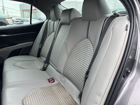 Used 2021 Toyota Camry SE image 12