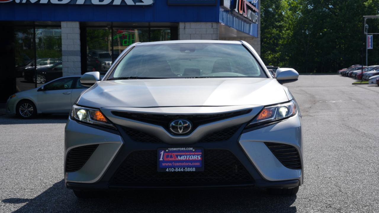 Used 2018 Toyota Camry SE w/ Moonroof Package FWD image 2