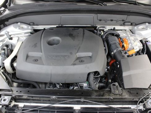 Used 2022 Volvo XC60 T8 Inscription Expression w/ Advanced Package AWD/4WD image 35