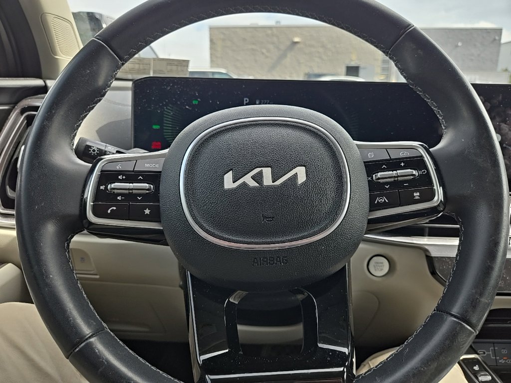 Certified 2025 Kia Sorento EX AWD/4WD image 14