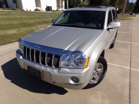 Used 2007 Jeep Grand Cherokee Overland image 7