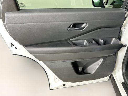 Used 2023 Nissan Pathfinder SV AWD/4WD image 25