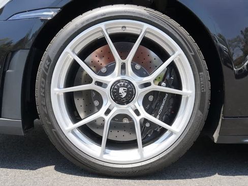 Used 2025 Porsche 911 GT3 RWD image 40